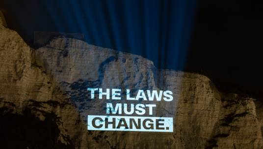 Shortly after the P&O Ferries sackings in March 2022, unions teamed up to project a message of defiance onto the white cliffs of Dover. Image: ITF / ETF / Nautilus International / RMT
Image:Shortly after the P&O Ferries sackings in March 2022, unions teamed up to project a message of defiance onto the white cliffs of Dover. Image: ITF / ETF / Nautilus International / RMT